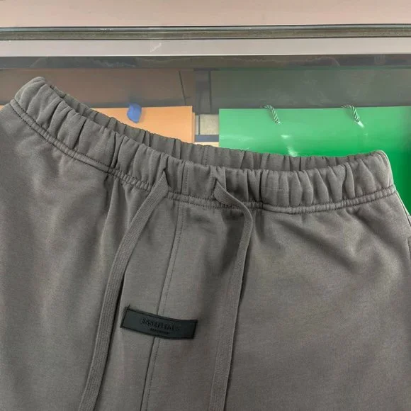 Fear of God ESSENTIALS Letter Embroidery Shorts - Picture 2 of 8